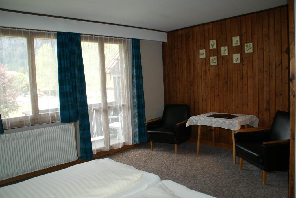 Hotel Pension Spycher Kandersteg Room photo